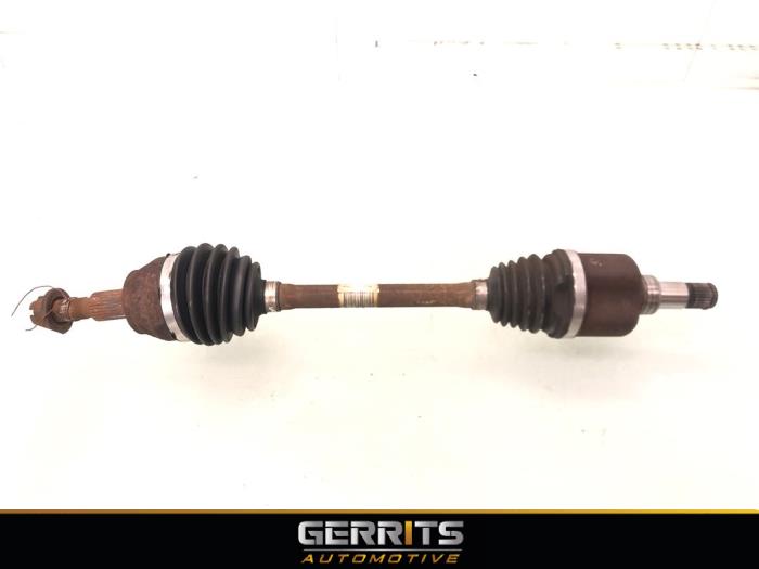 Gebruikte Aandrijfas links-voor Ford Focus 3 Wagon 1.0 Ti-VCT EcoBoost 12V 125 Prijs € 59,99 Margeregeling aangeboden door Gerrits Automotive BV