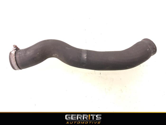 Gebruikte Intercooler Slang Volvo V50 (MW) 1.6 D2 16V Prijs € 34,99 Margeregeling aangeboden door Gerrits Automotive BV