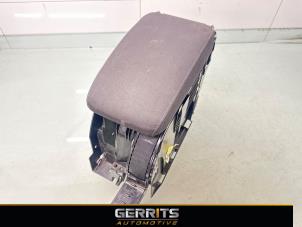 Gebruikte Armleuning Volkswagen Golf VI (5K1) 1.4 TSI 122 16V Prijs € 34,99 Margeregeling aangeboden door Gerrits Automotive BV