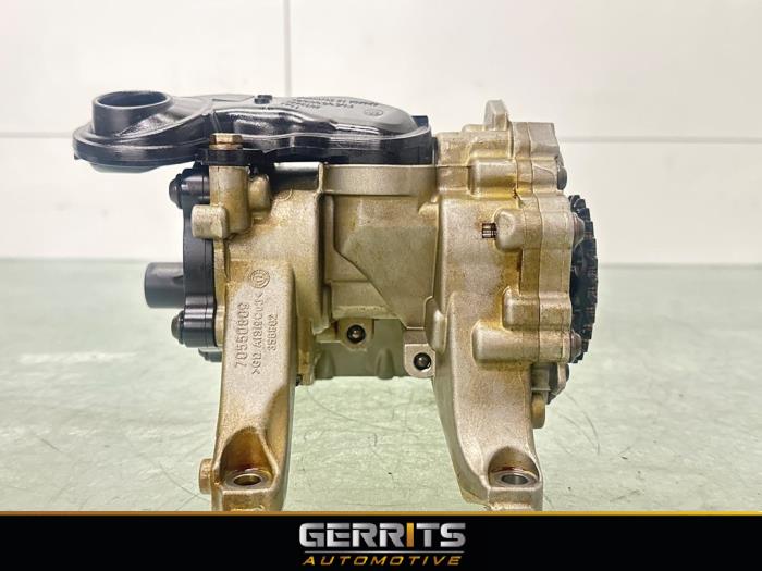 Oliepomp van een BMW 3 serie Touring (F31) 318i 1.5 TwinPower Turbo 12V 2017