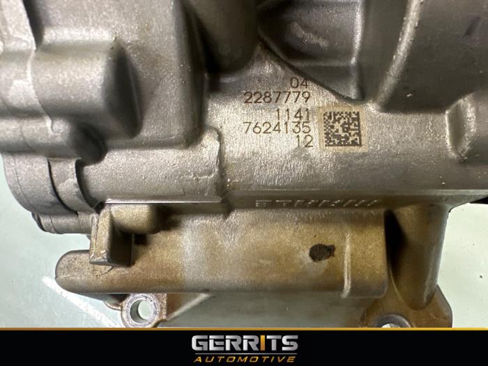 Oliepomp van een BMW 3 serie Touring (F31) 318i 1.5 TwinPower Turbo 12V 2017