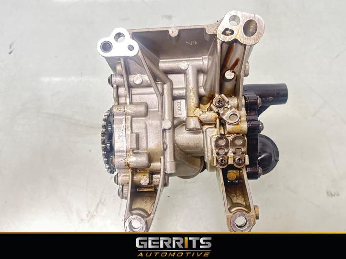 Oliepomp van een BMW 3 serie Touring (F31) 318i 1.5 TwinPower Turbo 12V 2017