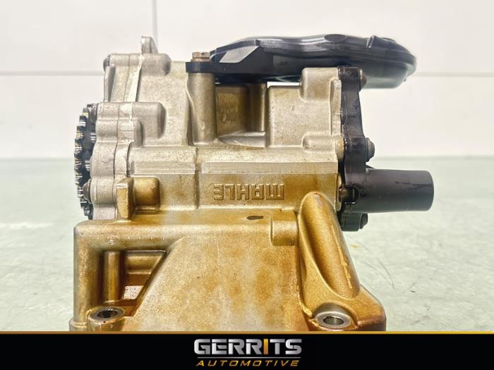 Oliepomp van een BMW 3 serie Touring (F31) 318i 1.5 TwinPower Turbo 12V 2017