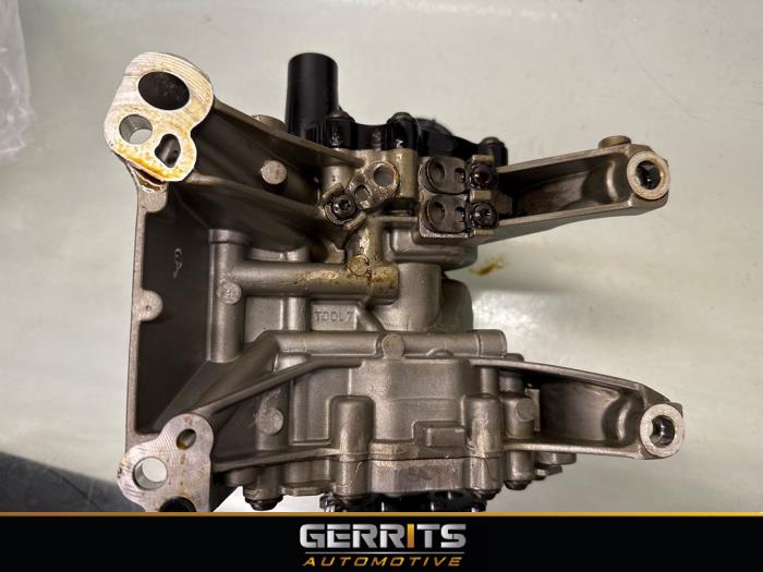 Oliepomp van een BMW 3 serie Touring (F31) 318i 1.5 TwinPower Turbo 12V 2017