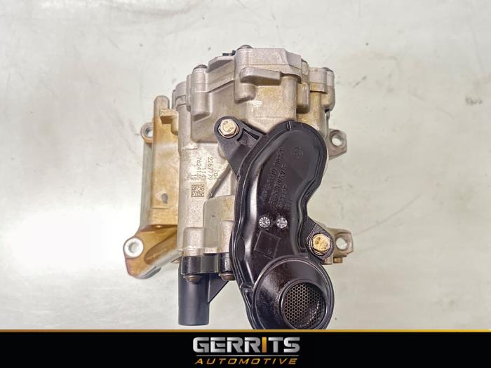 Oliepomp van een BMW 3 serie Touring (F31) 318i 1.5 TwinPower Turbo 12V 2017