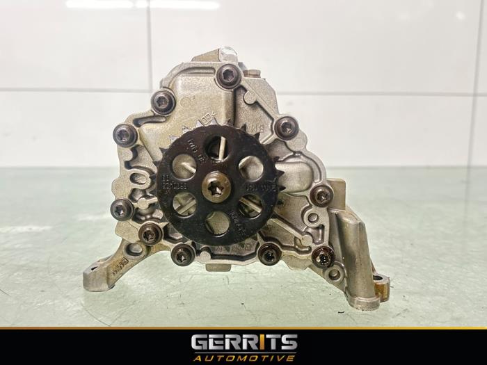 Oliepomp van een BMW 3 serie Touring (F31) 318i 1.5 TwinPower Turbo 12V 2017