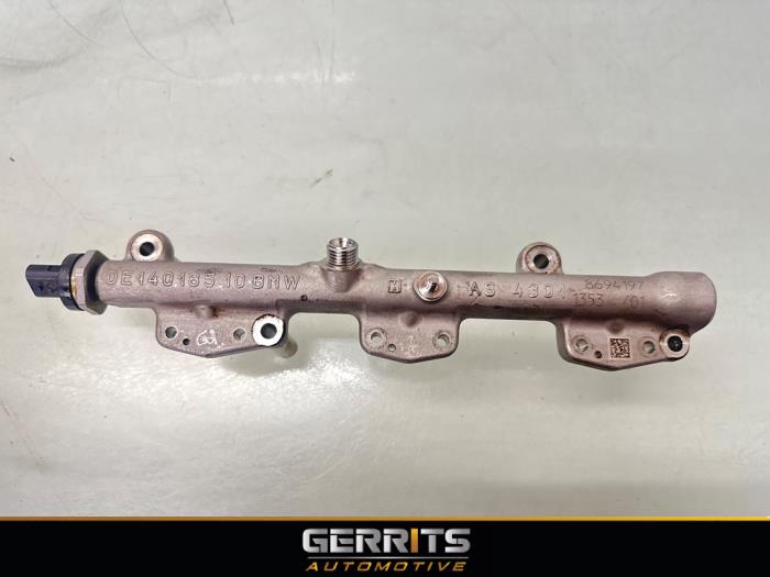 Galerij (Injectie) van een BMW 3 serie Touring (F31) 318i 1.5 TwinPower Turbo 12V 2017