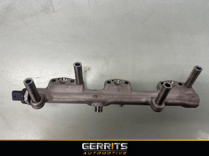 Galerij (Injectie) van een BMW 3 serie Touring (F31) 318i 1.5 TwinPower Turbo 12V 2017