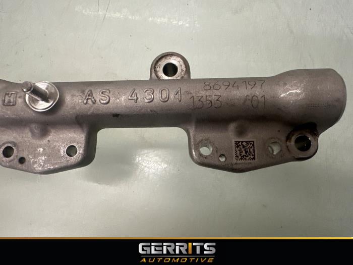 Galerij (Injectie) van een BMW 3 serie Touring (F31) 318i 1.5 TwinPower Turbo 12V 2017