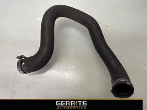 Gebruikte Intercooler Slang Peugeot 308 SW (L4/L9/LC/LJ/LR) 1.2 12V e-THP PureTech 130 Prijs € 24,99 Margeregeling aangeboden door Gerrits Automotive BV
