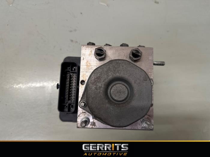 Gebruikte ABS Pomp Peugeot 308 SW (L4/L9/LC/LJ/LR) 1.2 12V e-THP PureTech 130 Prijs € 99,99 Margeregeling aangeboden door Gerrits Automotive BV