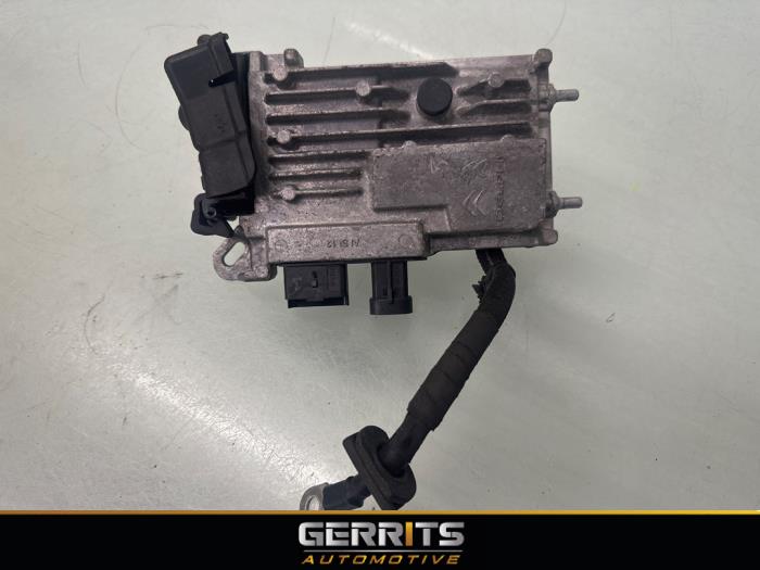 Gebruikte Start/Stop computer Peugeot 308 SW (L4/L9/LC/LJ/LR) 1.2 12V e-THP PureTech 130 Prijs € 49,99 Margeregeling aangeboden door Gerrits Automotive BV