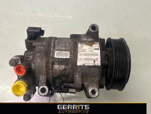 Gebruikte Aircopomp Peugeot 308 SW (L4/L9/LC/LJ/LR) 1.2 12V e-THP PureTech 130 Prijs € 74,99 Margeregeling aangeboden door Gerrits Automotive BV