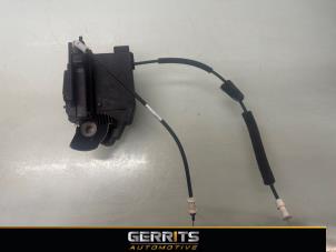 Gebruikte Deurslot Mechaniek 4Deurs links-voor Peugeot 308 SW (L4/L9/LC/LJ/LR) 1.2 12V e-THP PureTech 130 Prijs € 24,99 Margeregeling aangeboden door Gerrits Automotive BV