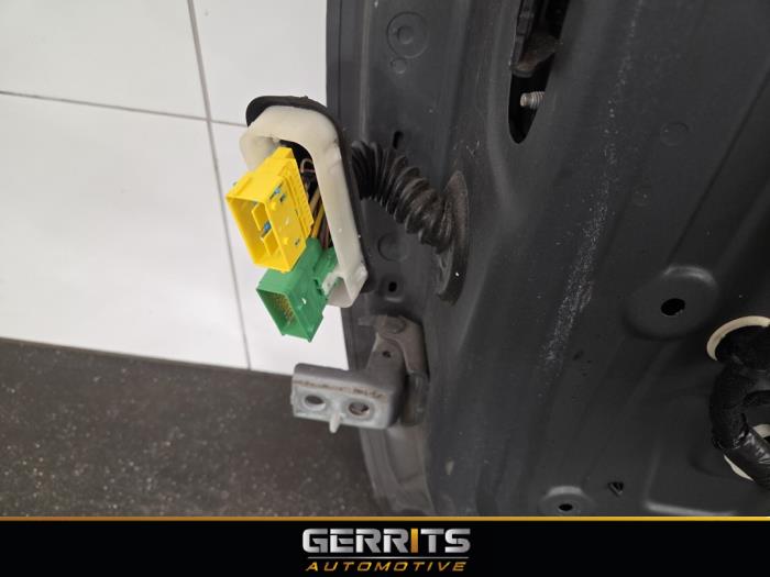 Portier 2Deurs rechts van een Peugeot 208 I (CA/CC/CK/CL) 1.6 Blue HDi 100 2015