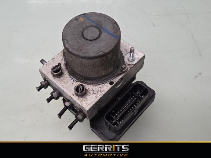 Gebruikte ABS Pomp Renault Master III (EV/HV/UV/VA/VB/VD/VF/VG/VJ) 2.3 dCi 135 16V RWD Prijs € 151,24 Inclusief btw aangeboden door Gerrits Automotive BV