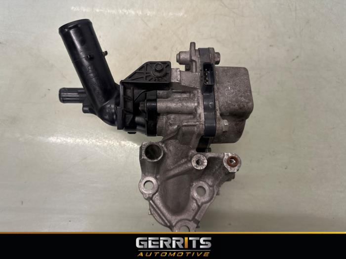 Waterpomp van een Toyota Corolla Cross 2.0 VVT-i 16V Hybrid 200 2022