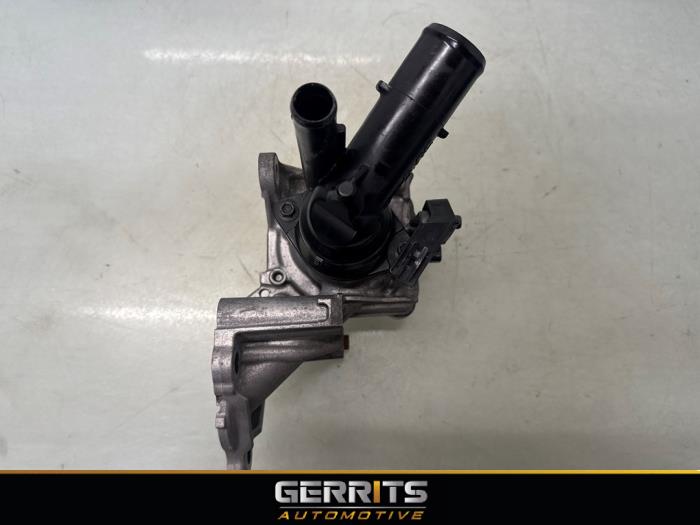 Waterpomp van een Toyota Corolla Cross 2.0 VVT-i 16V Hybrid 200 2022