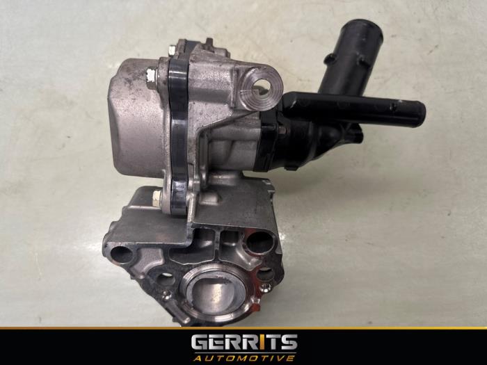 Waterpomp van een Toyota Corolla Cross 2.0 VVT-i 16V Hybrid 200 2022