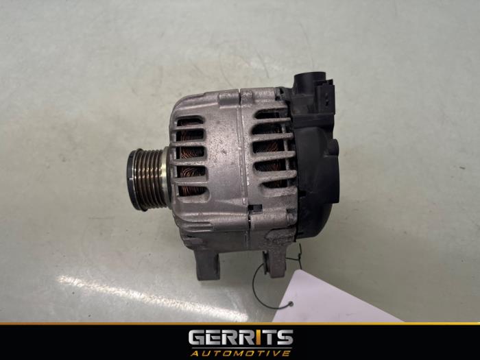 Gebruikte Dynamo Opel Corsa F (UB/UH/UP) 1.2 12V 75 Prijs € 44,99 Margeregeling aangeboden door Gerrits Automotive BV