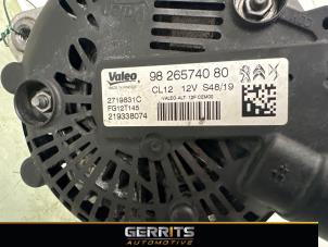 Alternator van een Opel Corsa F (UB/UH/UP) 1.2 12V 75 2021