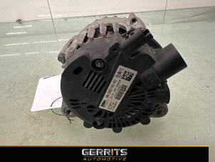 Alternator van een Opel Corsa F (UB/UH/UP) 1.2 12V 75 2021