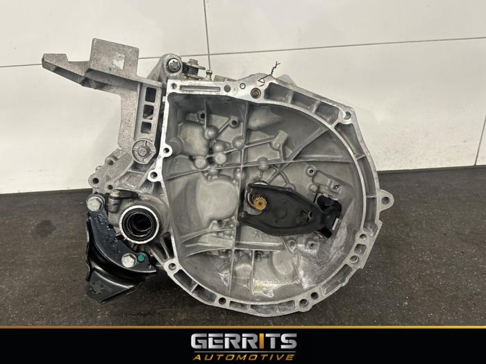 Gebruikte Versnellingsbak Opel Corsa F (UB/UH/UP) 1.2 12V 75 Prijs € 449,99 Margeregeling aangeboden door Gerrits Automotive BV