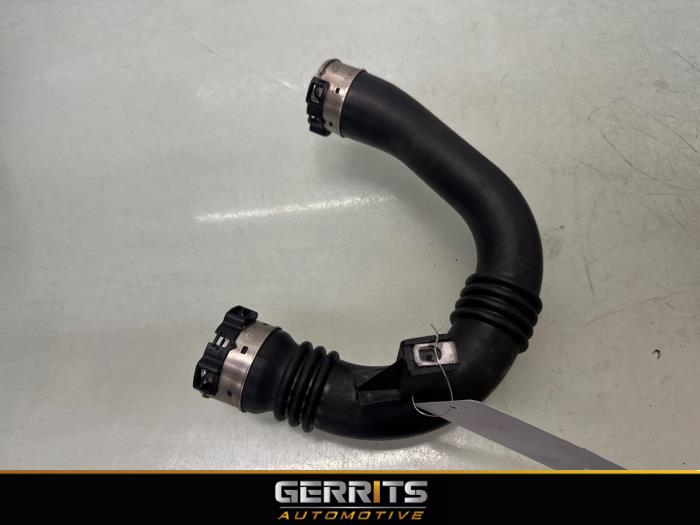 Gebruikte Intercooler Buis Opel Adam 1.0 Ecotec 12V SIDI Turbo Prijs € 34,99 Margeregeling aangeboden door Gerrits Automotive BV