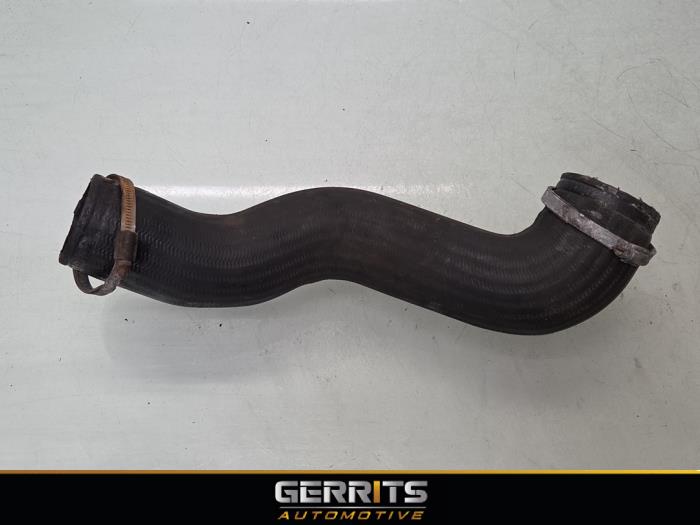 Gebruikte Intercooler Slang Volvo XC90 I 2.4 D5 20V Prijs € 24,99 Margeregeling aangeboden door Gerrits Automotive BV