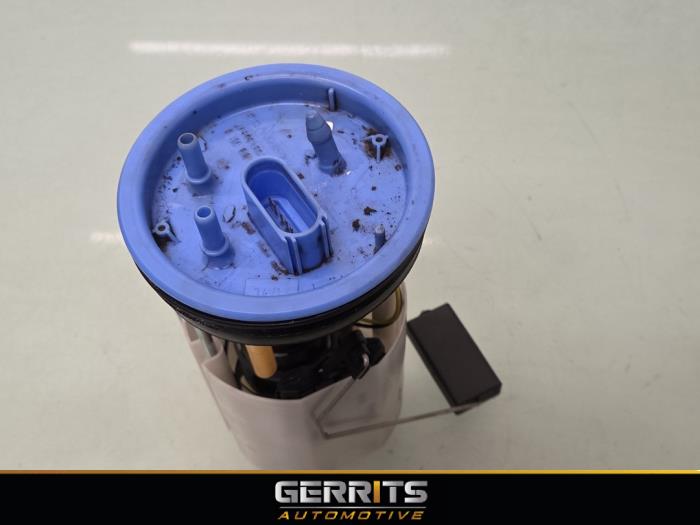 Gebruikte Tank element Pomp Volkswagen Polo V (6R) 1.2 TSI Prijs € 19,99 Margeregeling aangeboden door Gerrits Automotive BV