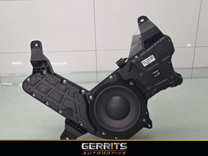 Gebruikte Subwoofer Hyundai Kona (OS) 1.6 GDi HEV 16V Prijs € 69,99 Margeregeling aangeboden door Gerrits Automotive BV