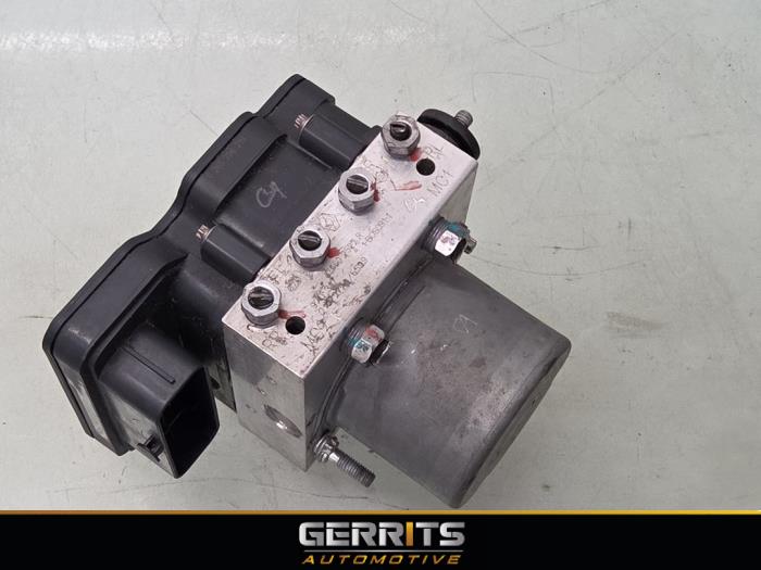 Gebruikte ABS Pomp Dacia Spring 45 Prijs € 199,99 Margeregeling aangeboden door Gerrits Automotive BV