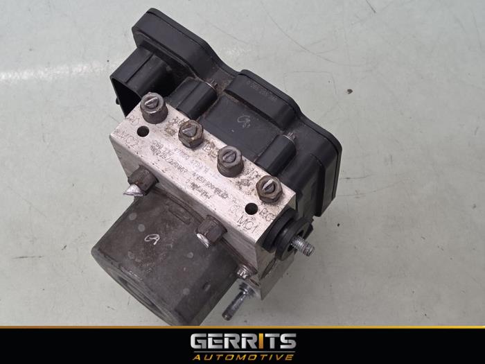 Gebruikte ABS Pomp Renault Twingo III (AH) 1.0 SCe 70 12V Prijs € 124,99 Margeregeling aangeboden door Gerrits Automotive BV