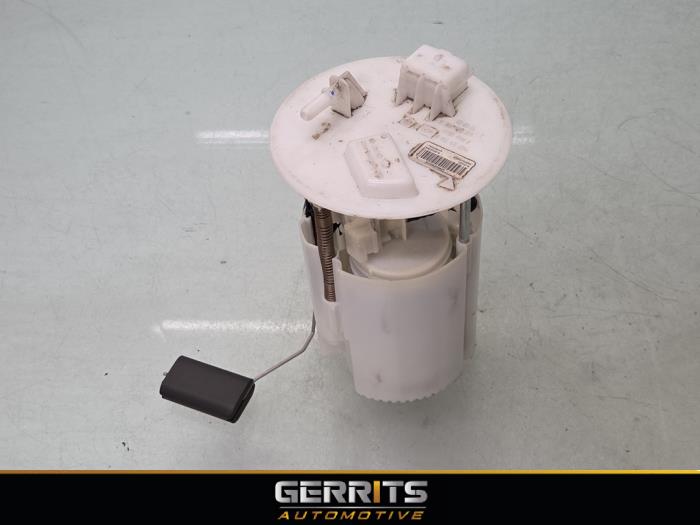 Gebruikte Tank element Pomp Renault Twingo III (AH) 1.0 SCe 70 12V Prijs € 34,99 Margeregeling aangeboden door Gerrits Automotive BV