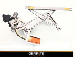 Gebruikte Ruitmechaniek 2Deurs links-voor Toyota Yaris II (P9) 1.0 12V VVT-i Prijs € 44,00 Margeregeling aangeboden door Gerrits Automotive BV