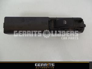 Gebruikte Ruit schakelaar elektrisch Saab 9-3 II Sport Sedan (YS3F) 1.9 TiD 16V Prijs € 21,98 Margeregeling aangeboden door Gerrits Automotive BV