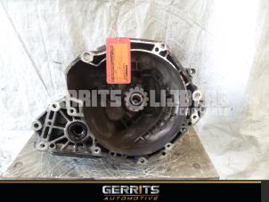 Gebruikte Versnellingsbak Opel Corsa C (F08/68) 1.0 12V Prijs € 83,60 Margeregeling aangeboden door Gerrits Automotive BV