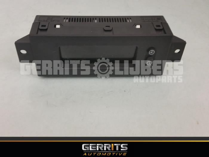 Gebruikte Display Interieur Opel Meriva (A) 1.7 DTI 16V Prijs € 38,50 Margeregeling aangeboden door Gerrits Automotive BV