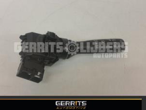 Gebruikte Ruitenwis Schakelaar Citroen C1 1.0 12V Prijs € 21,98 Margeregeling aangeboden door Gerrits Automotive BV