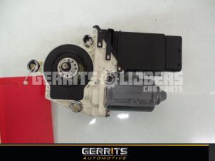 Gebruikte Motor electrisch raam Volkswagen Golf IV (1J1) 1.8 20V Turbo Prijs € 21,98 Margeregeling aangeboden door Gerrits Automotive BV