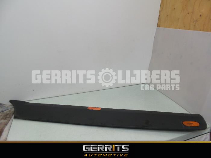 Zijskirt links Mercedes Sprinter