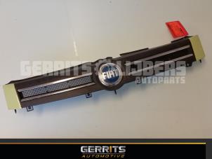 Gebruikte Grille Fiat Panda (169) 1.2 Fire Prijs € 21,98 Margeregeling aangeboden door Gerrits Automotive BV
