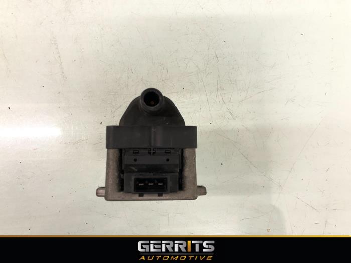 Gebruikte Bobine Volkswagen Polo III (6N1) 1.6i 75 Prijs € 21,98 Margeregeling aangeboden door Gerrits Automotive BV