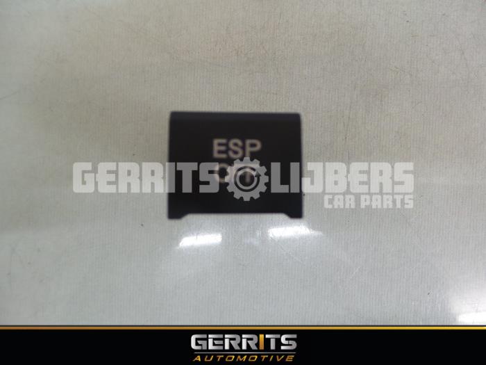 Gebruikte ESP Schakelaar Hyundai i30 (FD) 1.6 CVVT 16V Prijs € 19,99 Margeregeling aangeboden door Gerrits Automotive BV