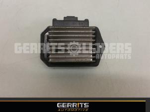 Gebruikte Kachel Weerstand Toyota Avensis Verso (M20) 2.0 16V VVT-i D-4 Prijs € 21,98 Margeregeling aangeboden door Gerrits Automotive BV