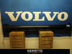 Gebruikte Zijskirt links Volvo V70 (SW) 2.4 D5 20V Prijs € 49,50 Margeregeling aangeboden door Gerrits Automotive