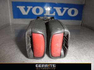 Gebruikte Veiligheidsgordel Insteek rechts-achter Volvo S60 I (RS/HV) 2.4 D5 20V Prijs € 25,30 Margeregeling aangeboden door Gerrits Automotive