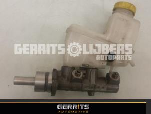 Gebruikte Hoofdremcilinder Fiat Stilo (192A/B) 1.4 16V Prijs € 21,98 Margeregeling aangeboden door Gerrits Automotive BV