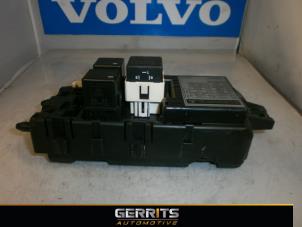 Gebruikte Zekeringkast Volvo S40 (VS) 1.8 16V Prijs € 21,98 Margeregeling aangeboden door Gerrits Automotive