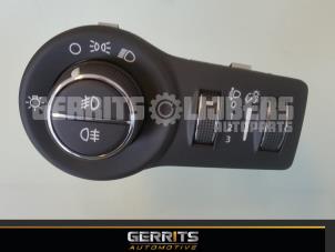 Gebruikte Schakelaar Licht Fiat 500X (334) 1.4 Multi Air 16V Prijs € 21,98 Margeregeling aangeboden door Gerrits Automotive